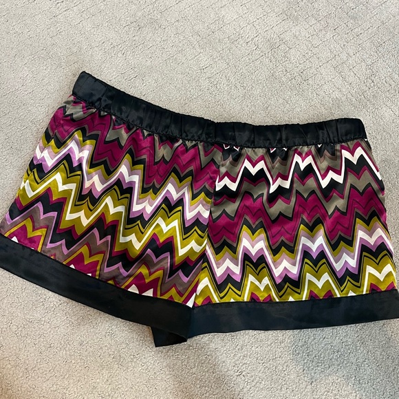 Missoni for Target Zigzag Pattern silky shorts size large EUC - Picture 3 of 4